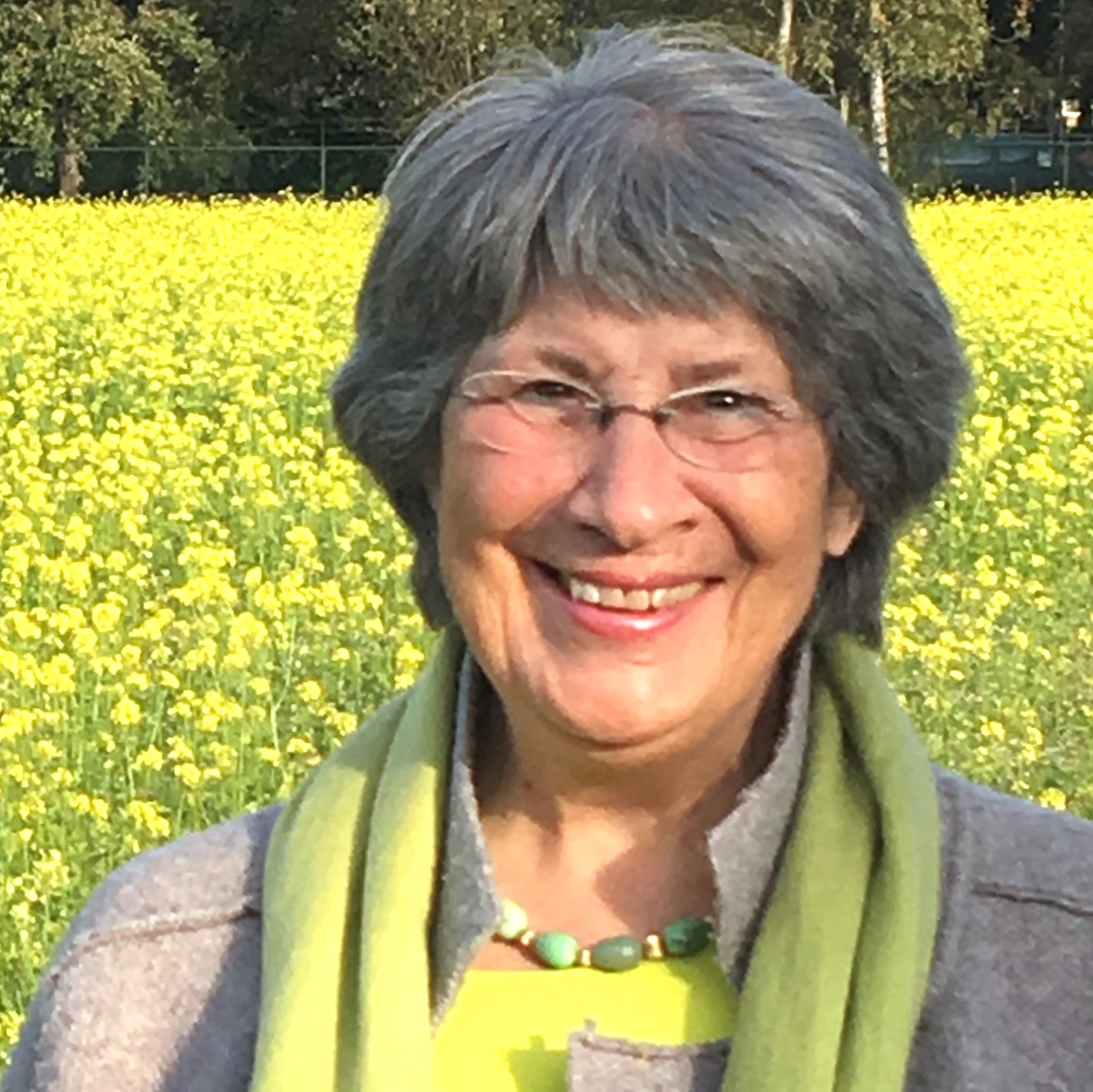 Janneke 20221026 Portret Geel Veld Cu